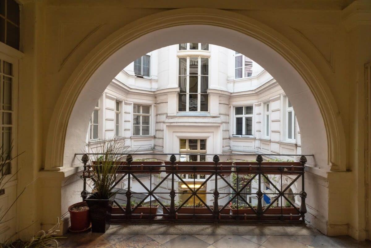 New Spacious Apartment At Superb Location Budapesta Exterior foto
