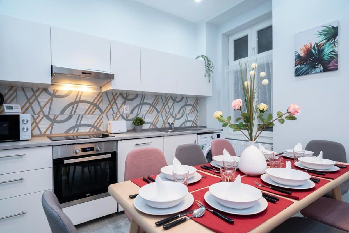 New Spacious Apartment At Superb Location Budapesta Exterior foto